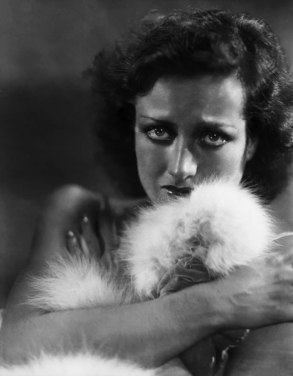 1930 publicity by Hurrell.