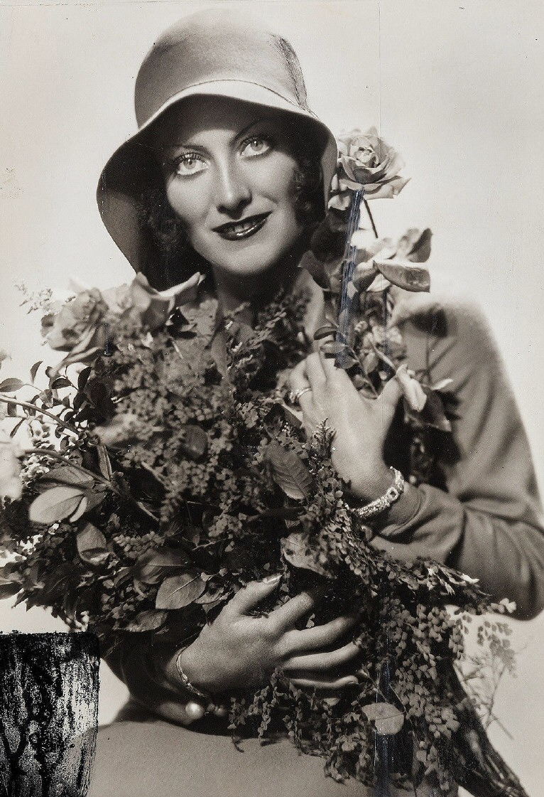 1930 publicity shot by Hurrell.