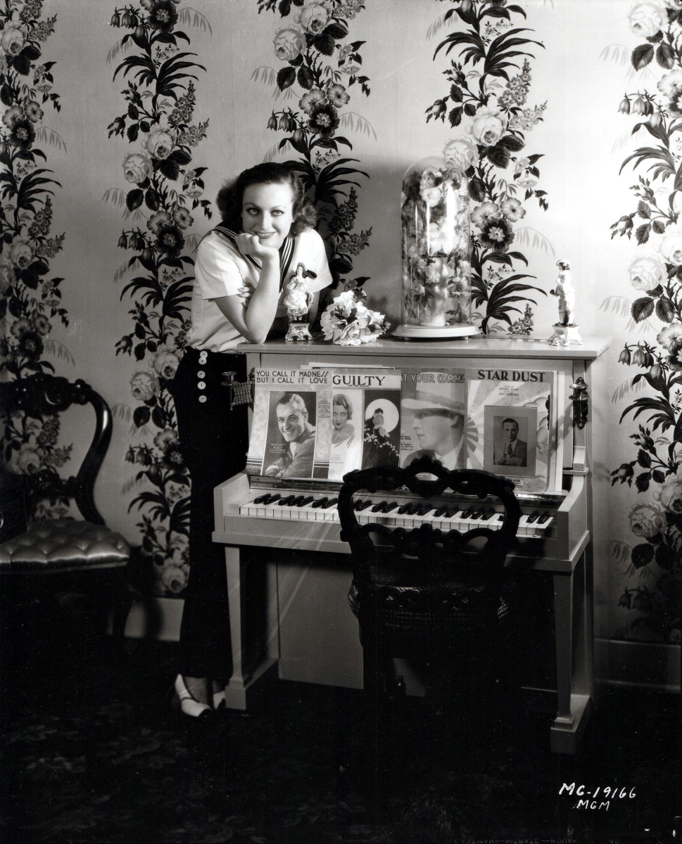 1931. In her dressing room. Shot by Hurrell.