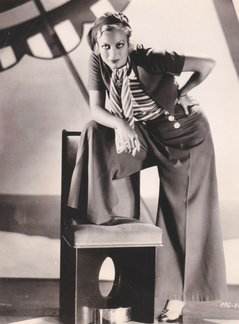 1931 publicity shot by Hurrell.