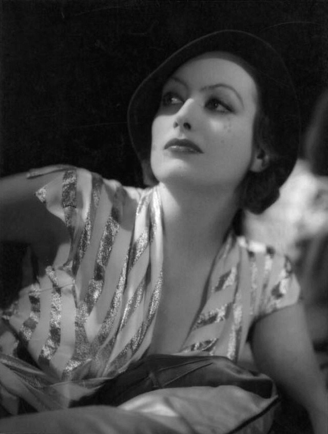 1932. Shot by Hurrell.