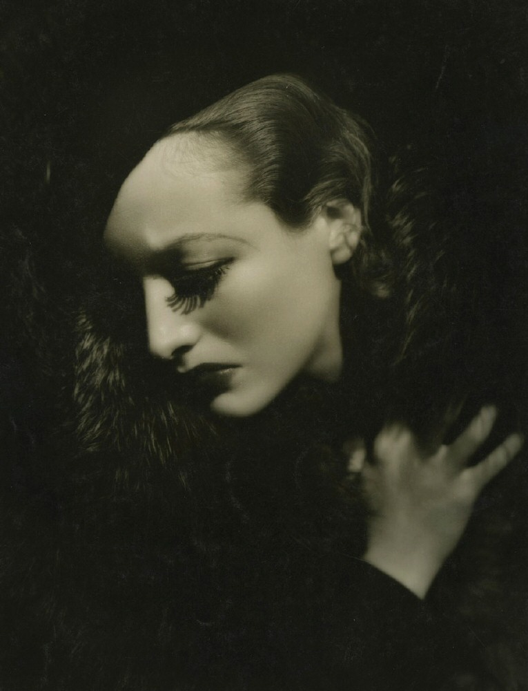 1932 'Letty Lynton' publicity shot by Hurrell.