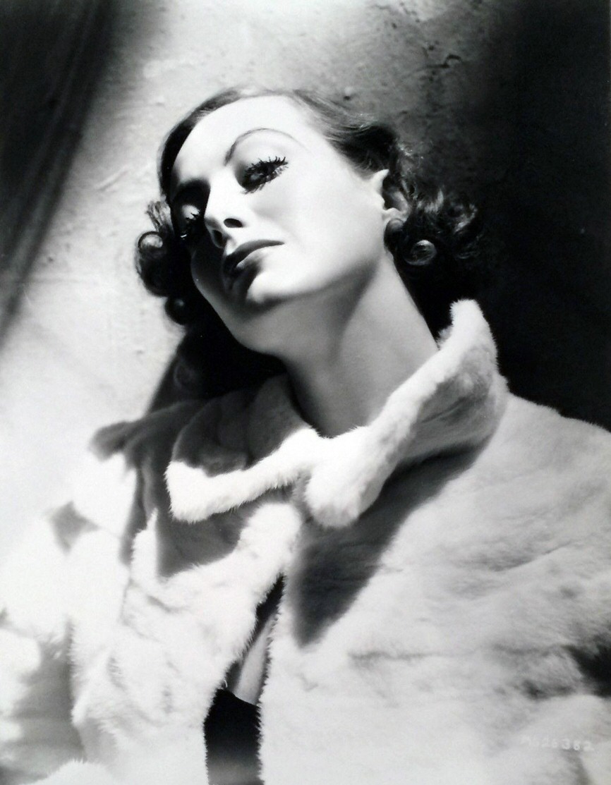 1932 publicity shot by Hurrell.