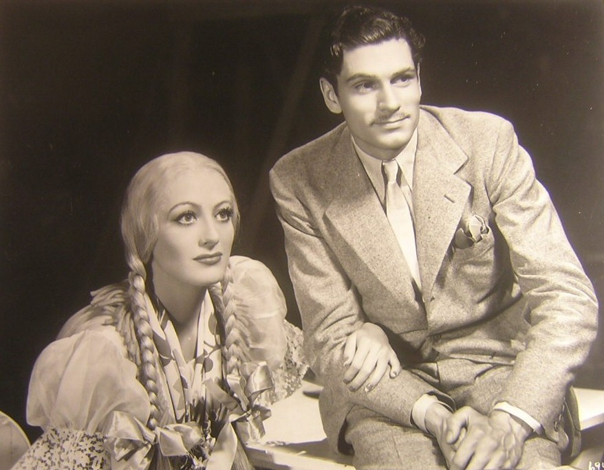 1933. On the 'Dancing Lady' set with Laurence Olivier. (Thanks to Susanne.)