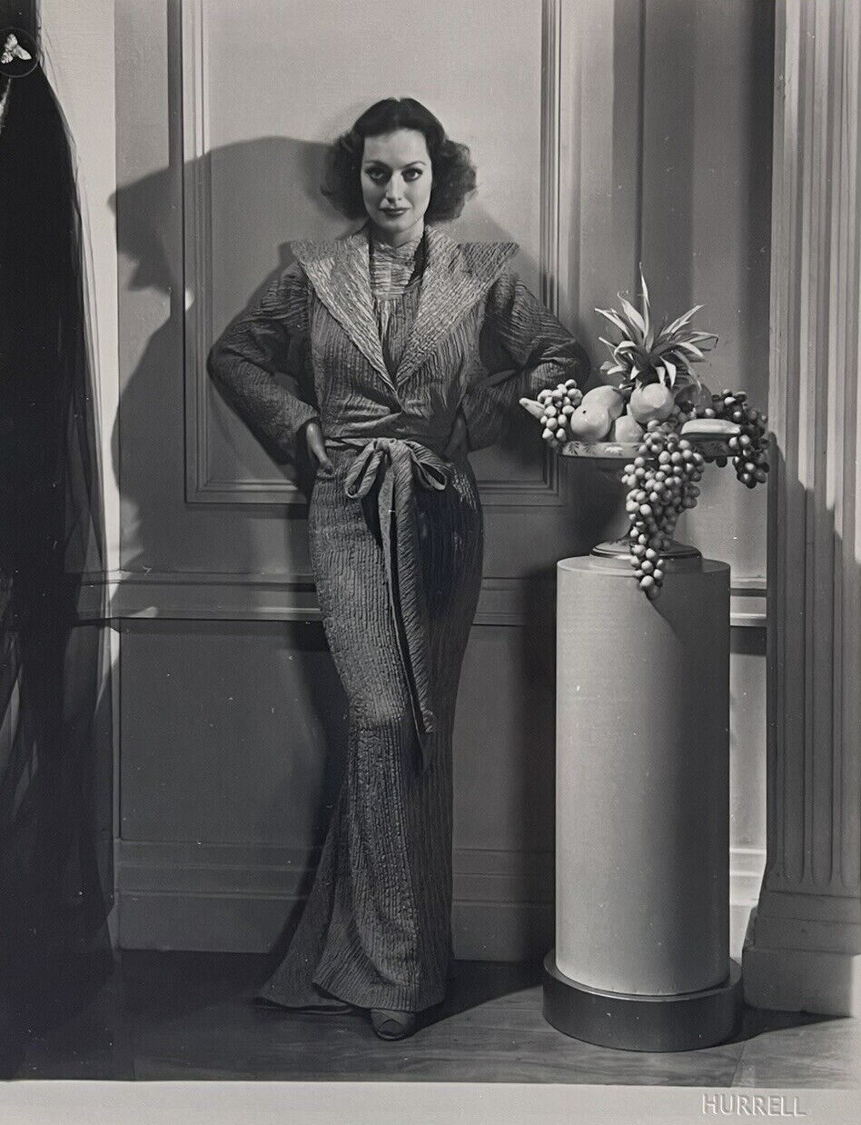 1934 publicity shot by Hurrell.