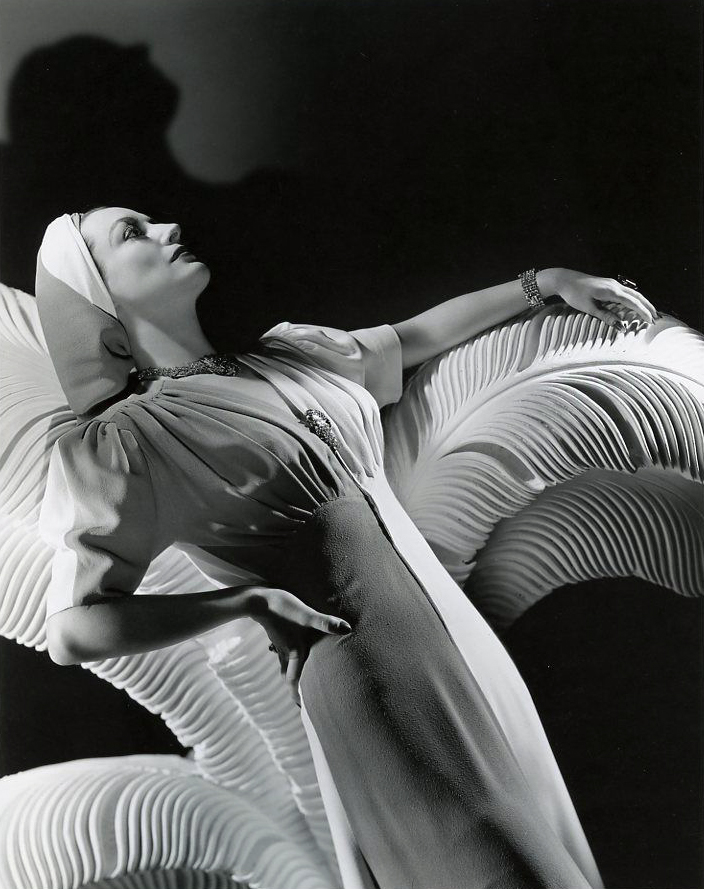 1939 publicity shot by Laszlo Willinger.