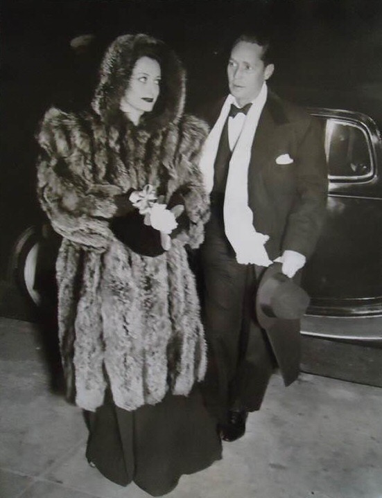 Jan. 2, 1940. In NYC with ex Franchot Tone at 'The Man Who Came to Dinner.'