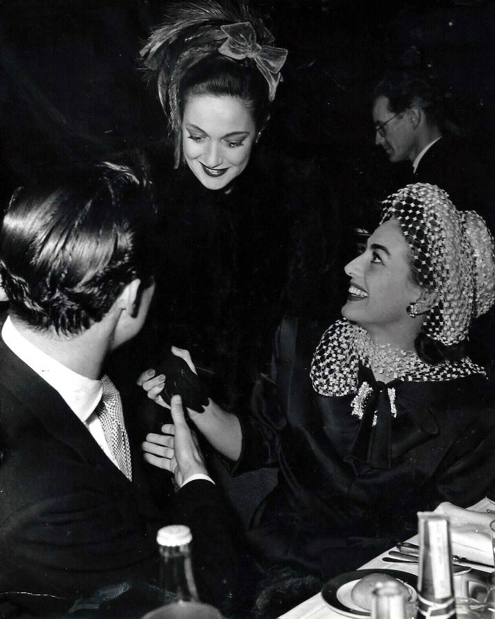 February 1947 at the 'Look' awards with Peter Shaw and Dorothy Lamour.