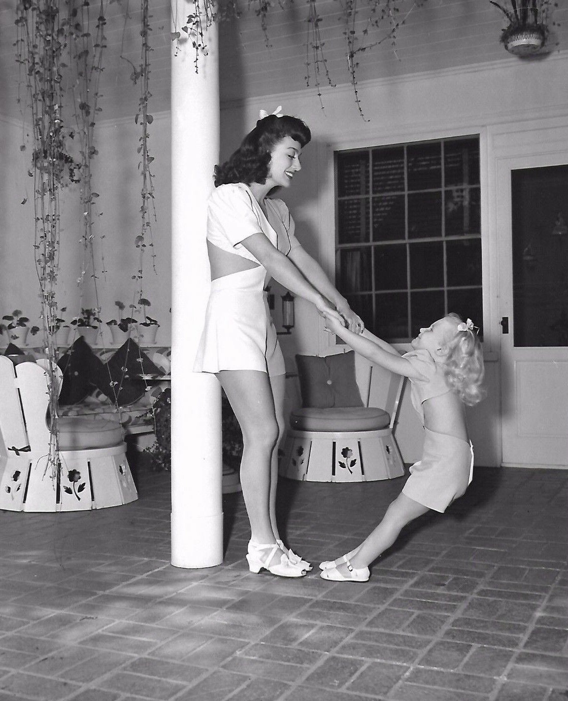 1943. At home with Christina.