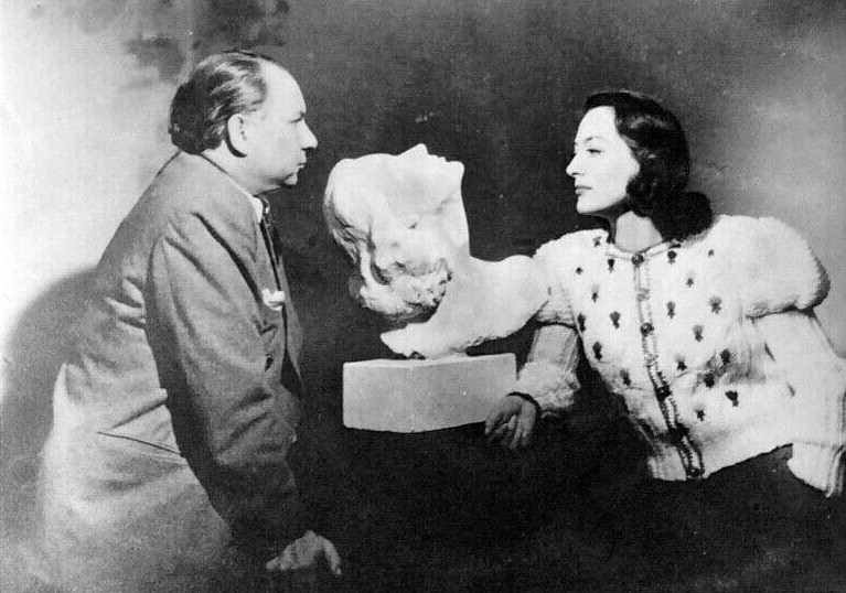 1941. With Yucca Salamunich and his bust of Joan.