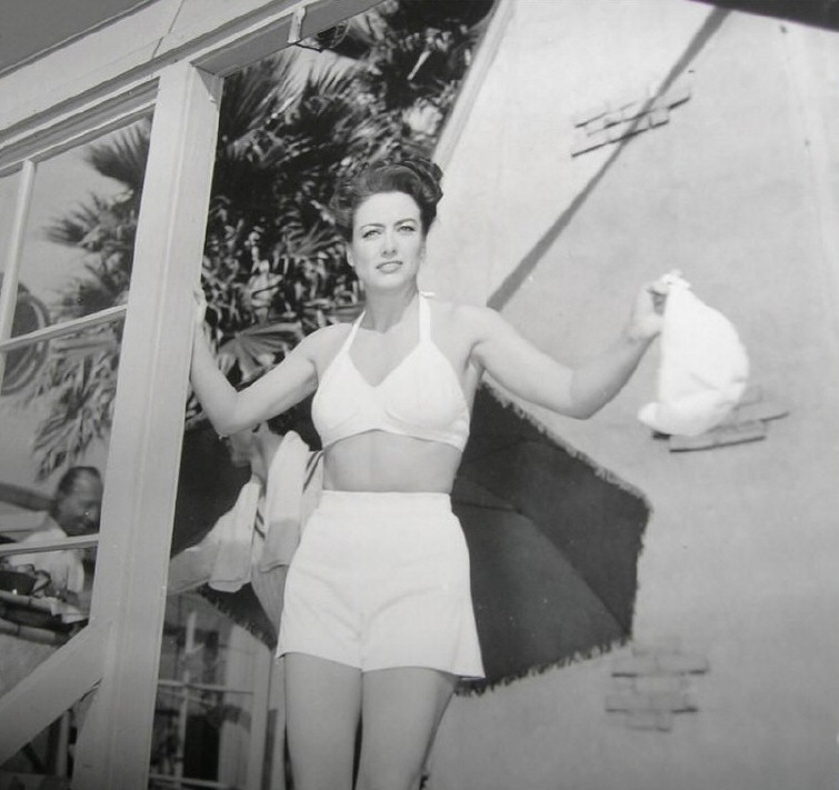 1944. On the 'Mildred Pierce' set.