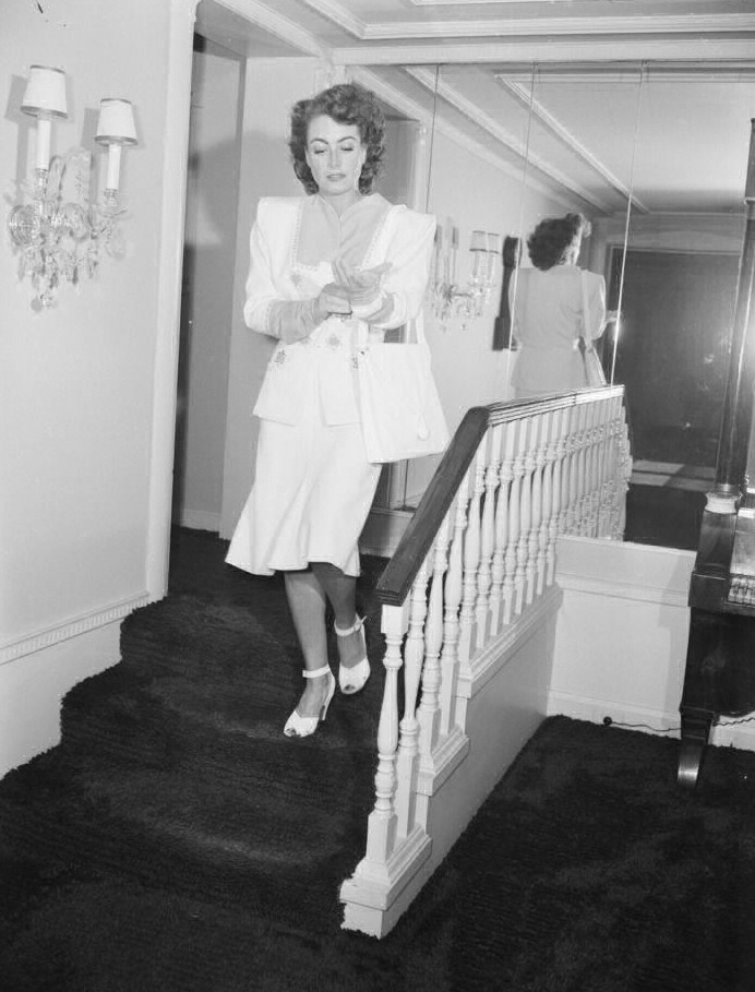 1945 candid at home.