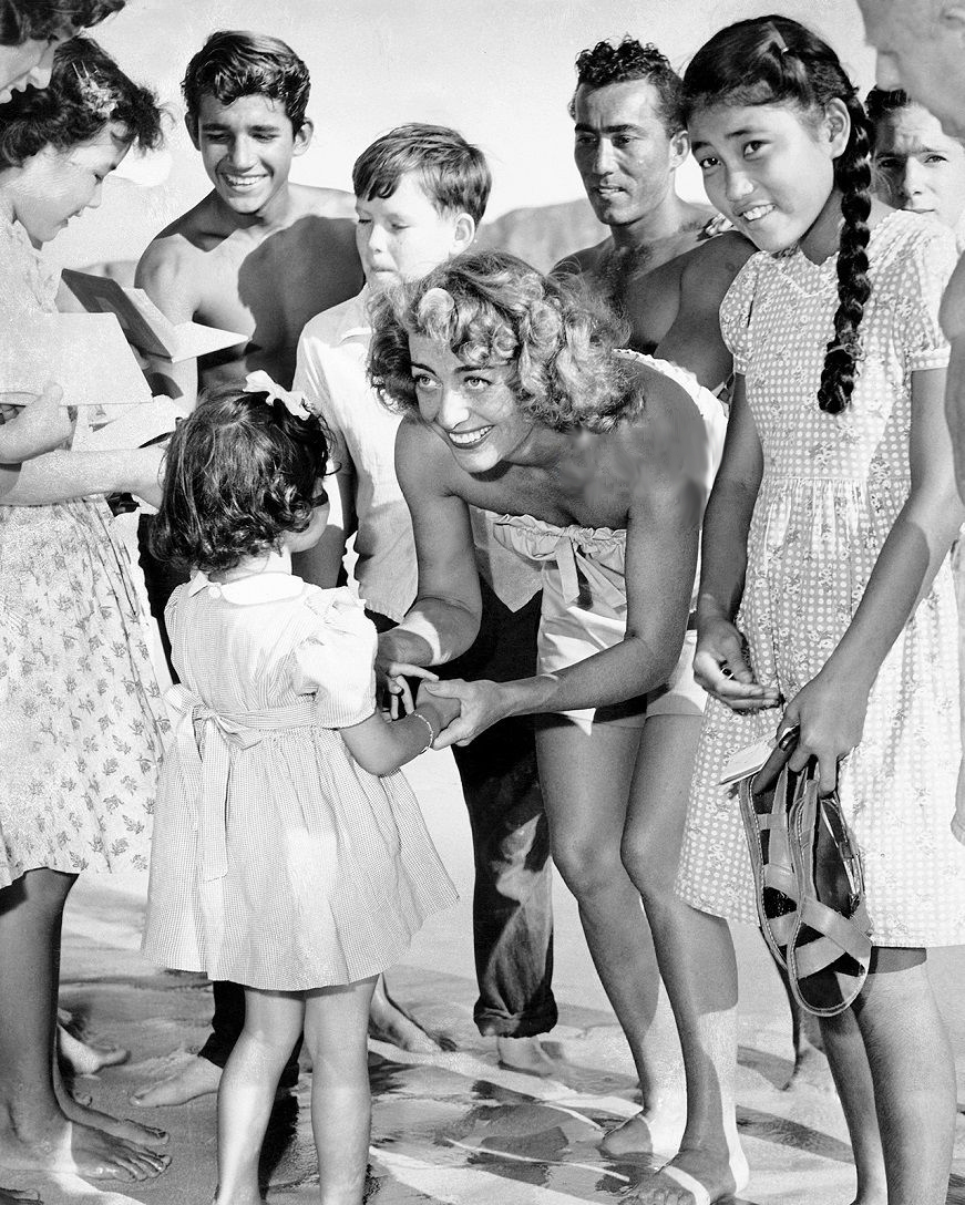 1946, at Hawaii's Waikiki Beach.