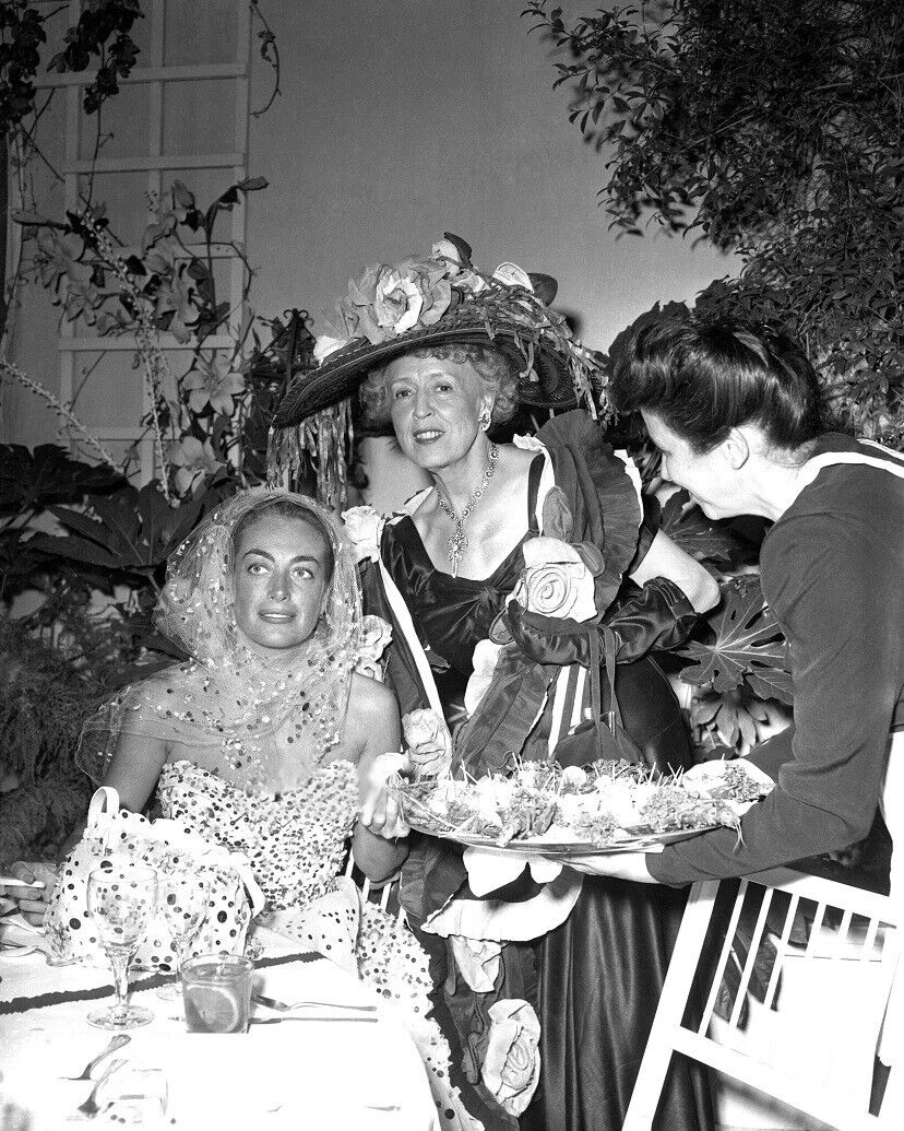 1950. At Hollywood Photographers Ball.