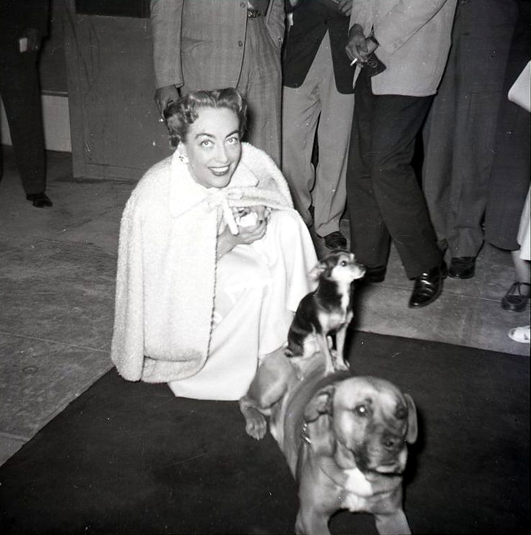 1952. A candid at Mocambo shot by Wayne Ellinger.