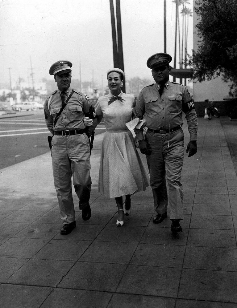 August 7, 1952, at the premiere of 'Sudden Fear.'