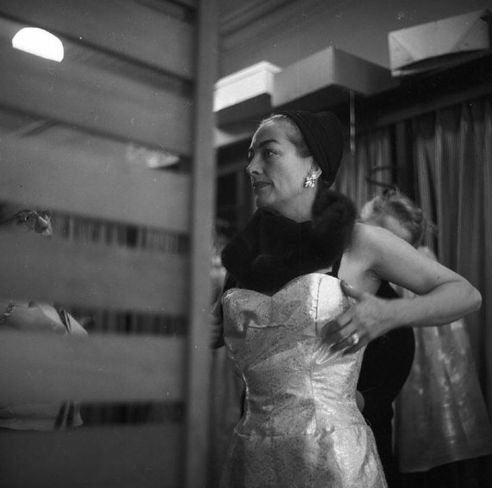 1956. At dressmaker Tina Leser's. Shot by Eve Arnold.