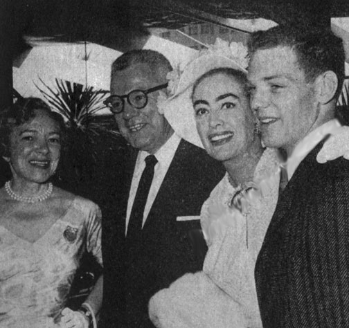 1956. London. Helen Hayes, Al Steele, Joan, James MacArthur.