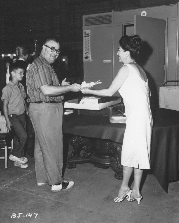 1962. On the set of 'Baby Jane' with director Aldrich.