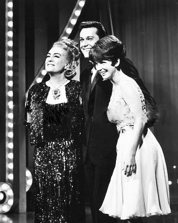 10/9/65. Joan hosting 'Hollywood Palace.' With Jack Jones and Joanie Sommers. (Thanks to Bryan Johnson.)