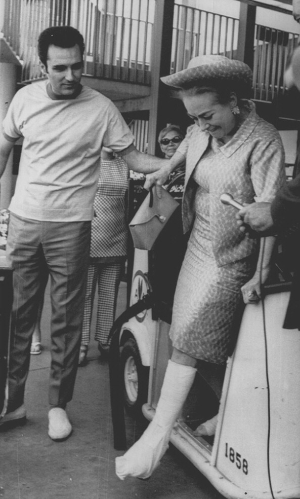 4/28/68. At LAX.