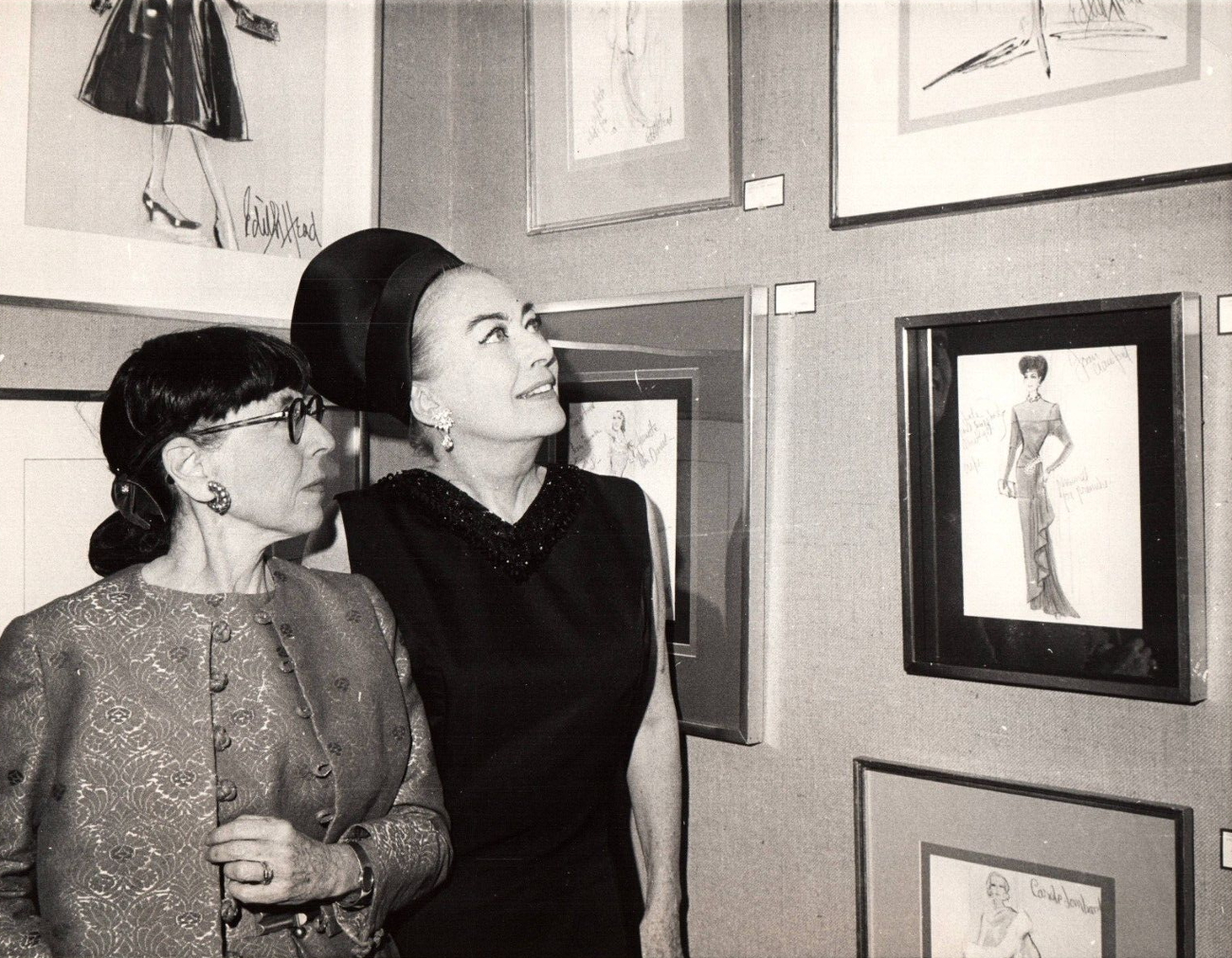 January 1969. With designer Edith Head at Head's one-woman show at the Wright-Hepburn-Webster gallery in NYC.