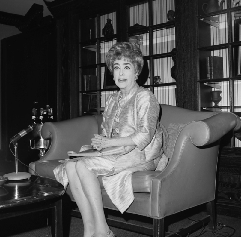 11/8/71 at Chicago's Ambassador Hotel.