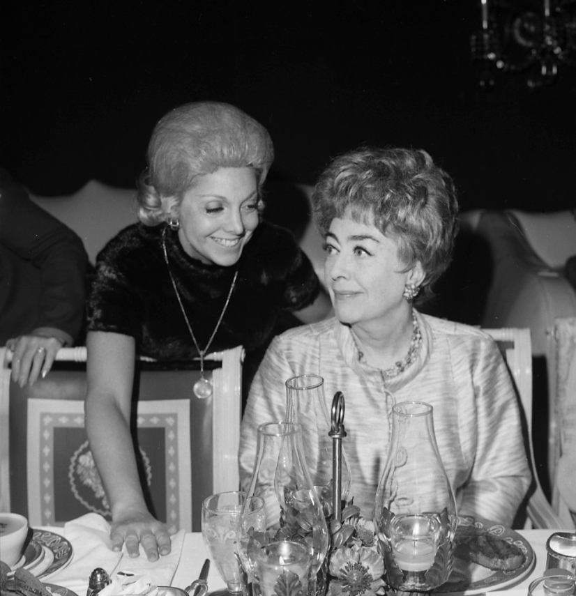 11/8/71 at Chicago's Ambassador Hotel.