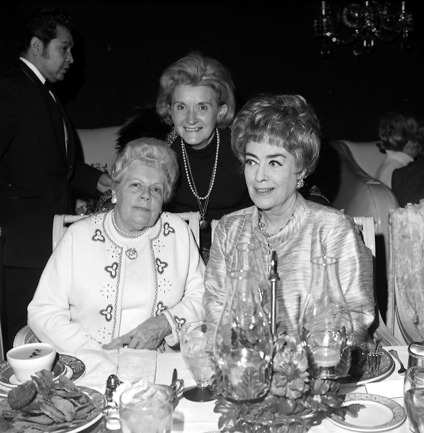 11/8/71 at Chicago's Ambassador Hotel.