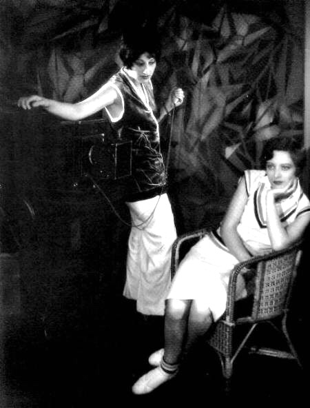 Joan being photographed by Ruth Harriet Louise in May 1928. Shot by Clarence Sinclair Bull.