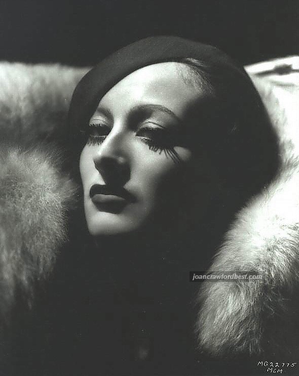 1932. Shot by Hurrell.