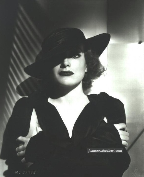 1933. Shot by Hurrell.