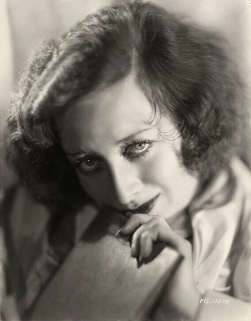 1930 publicity by George Hurrell.