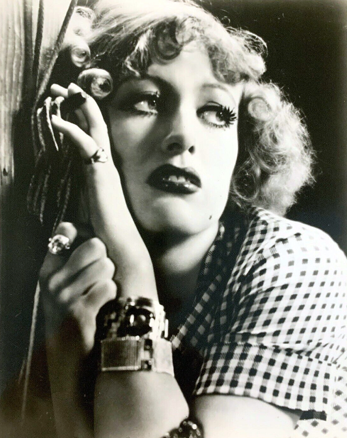 Joan Crawford Images: 1932