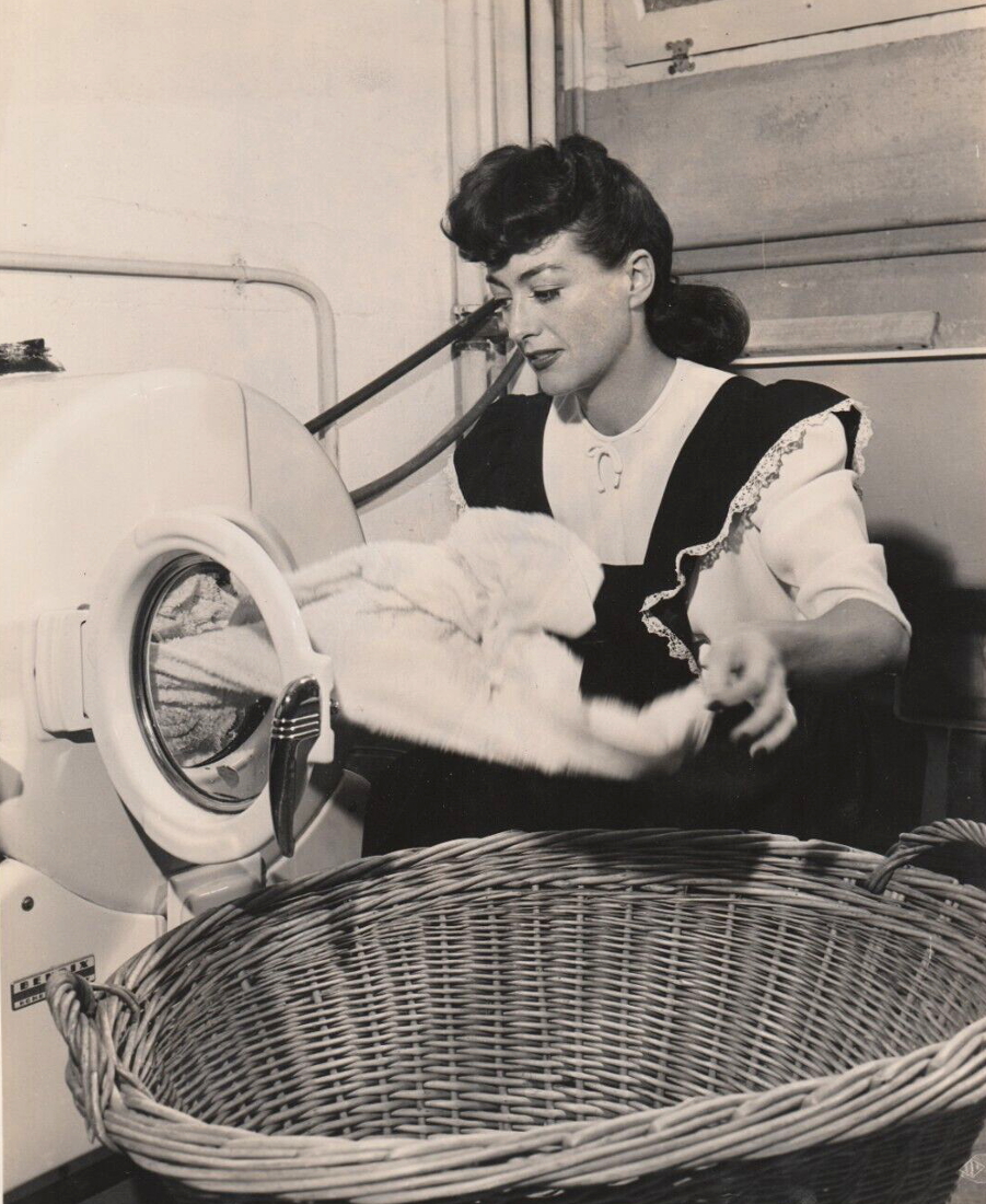 1943. Doing laundry at home. Shot by Bert Six.