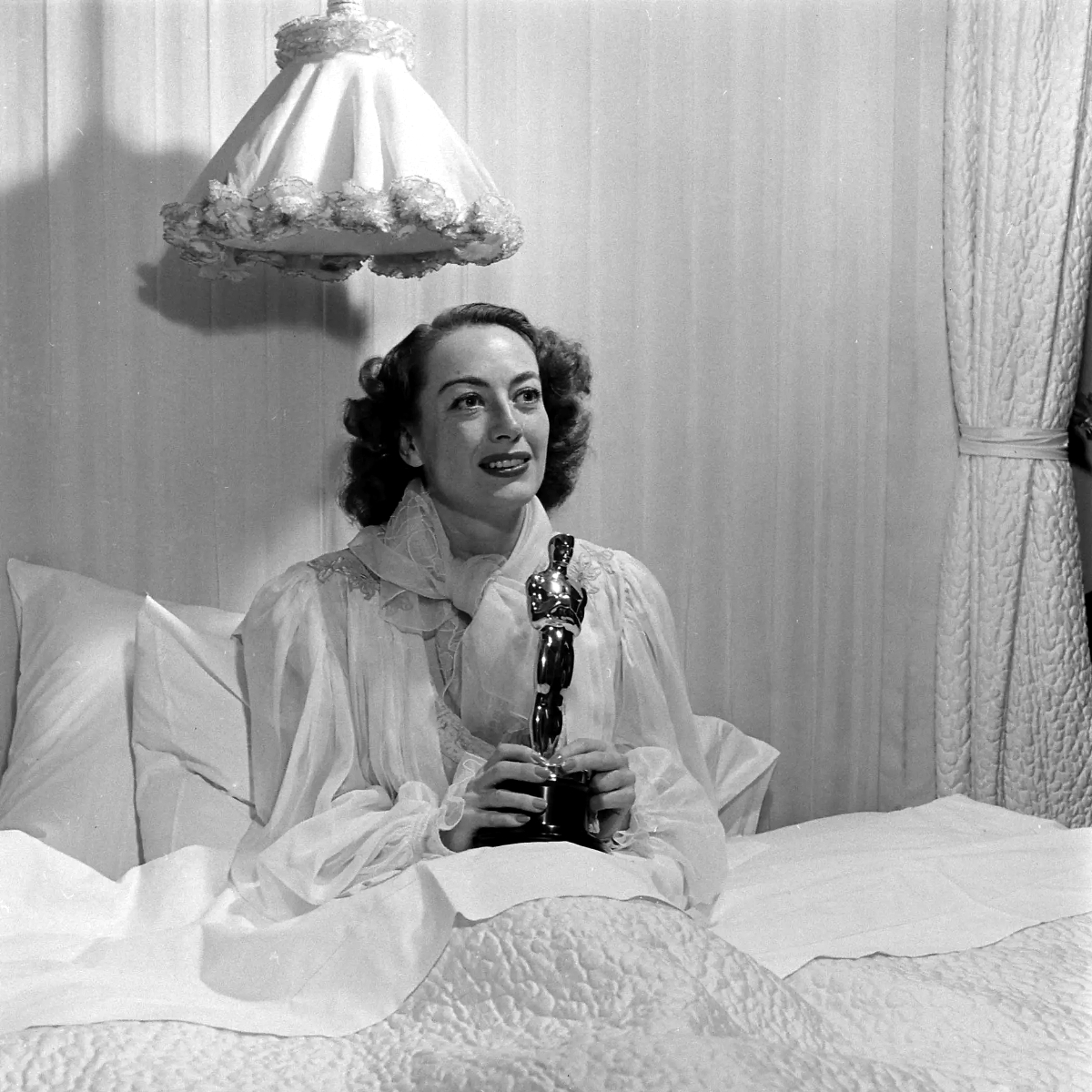 3/7/46. At home on Oscar night.