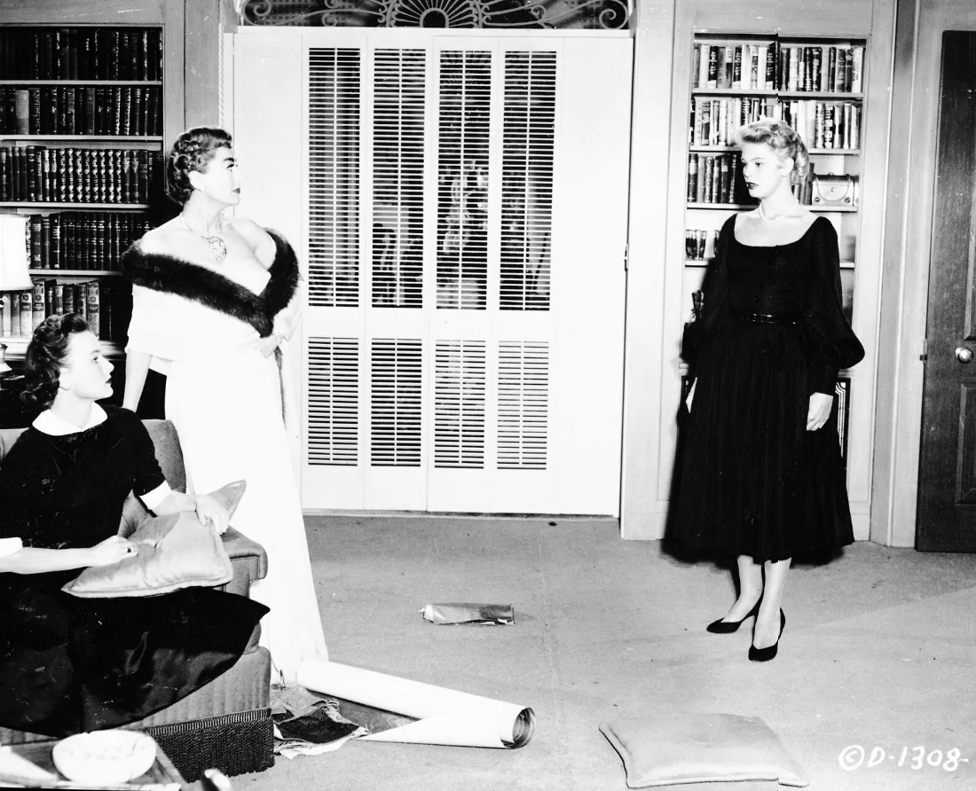 1955. On the set of 'Queen Bee' with Lucy Marlow and Betsy Palmer.