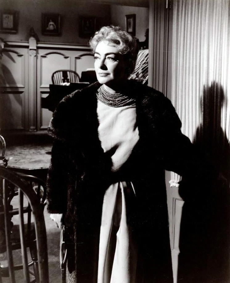 1959. From Joan's deleted scene in 'The Best of Everything.'